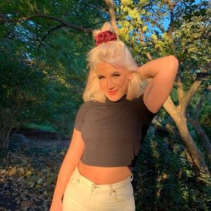 Meet your Posher, Amelia